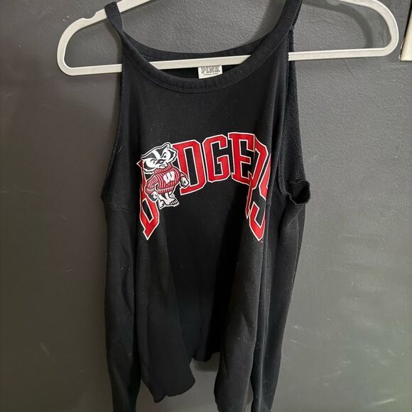 Victoria Secret PINK Wisconsin Badger Cold Shoudler Crewneck Top Size M - Picture 1 of 5
